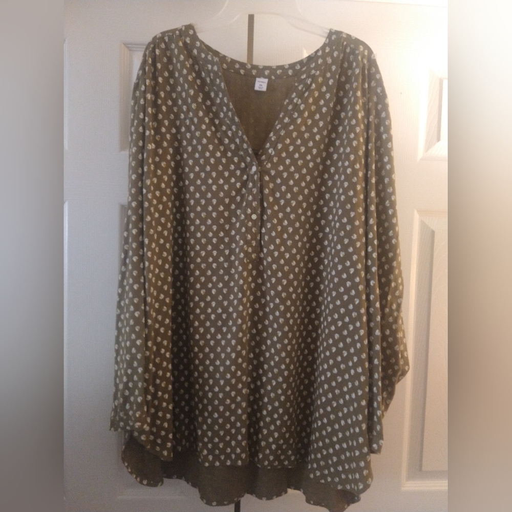 Women's Old Navy XXL Long Sleeved Mid button down V shape brown tunic top🟤